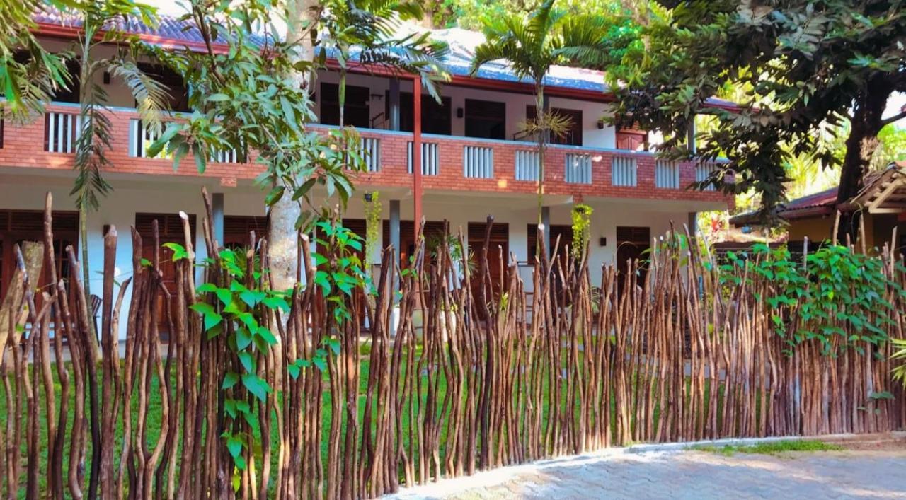 Celestial Inn Mirissa Dış mekan fotoğraf