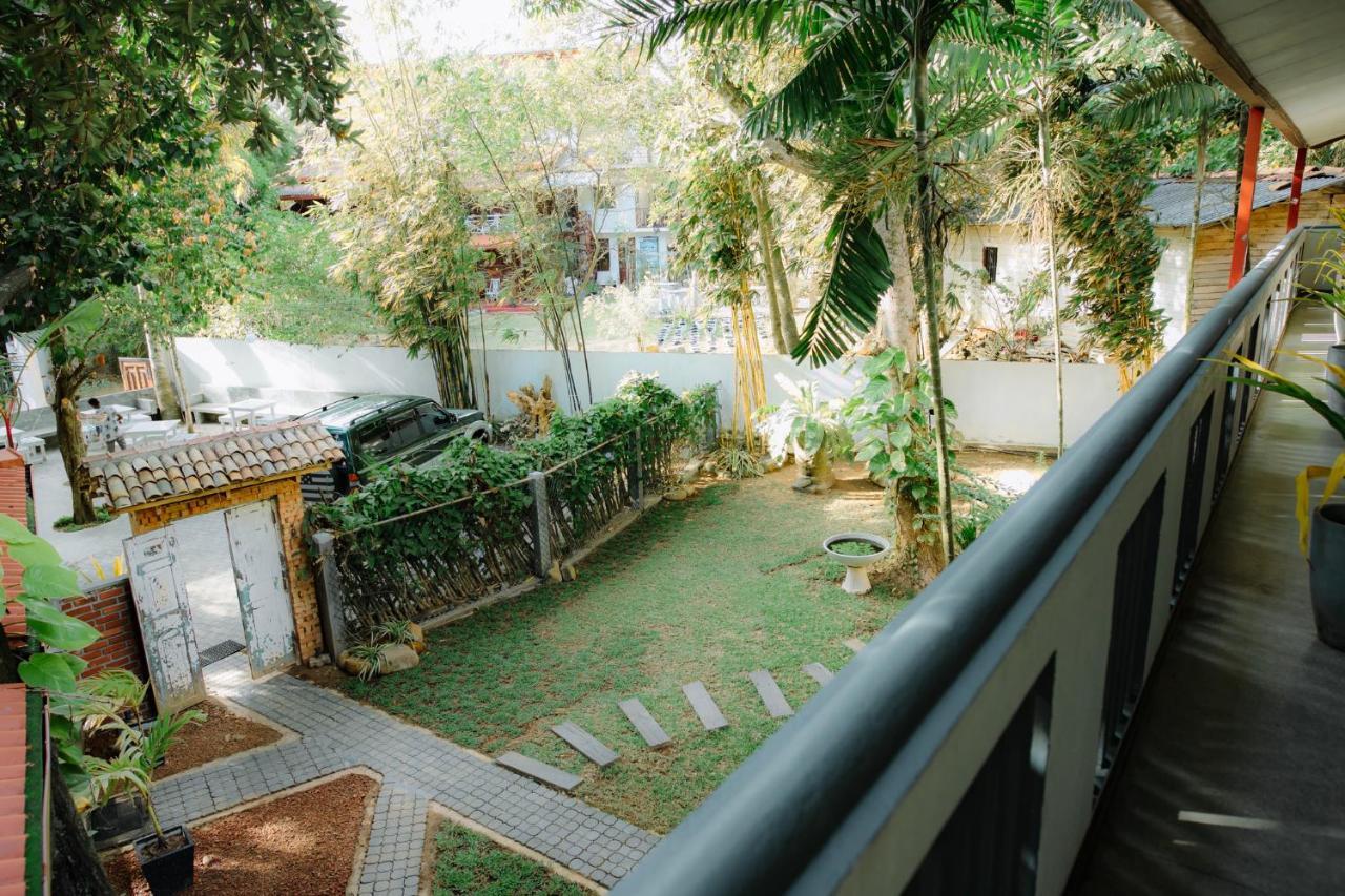 Celestial Inn Mirissa Dış mekan fotoğraf