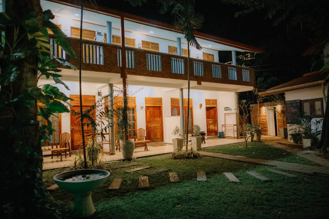 Celestial Inn Mirissa Dış mekan fotoğraf
