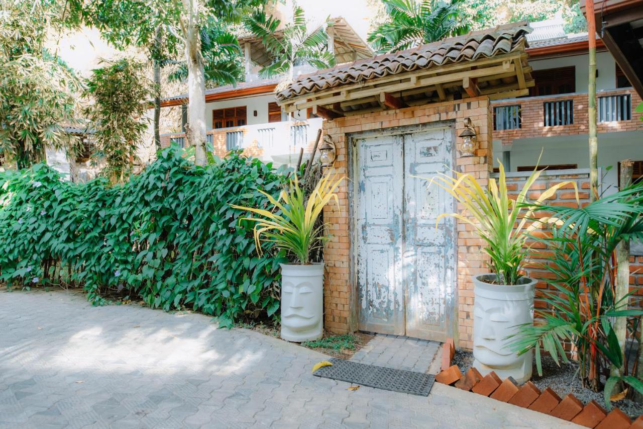 Celestial Inn Mirissa Dış mekan fotoğraf