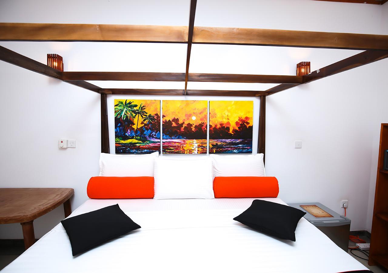Celestial Inn Mirissa Dış mekan fotoğraf