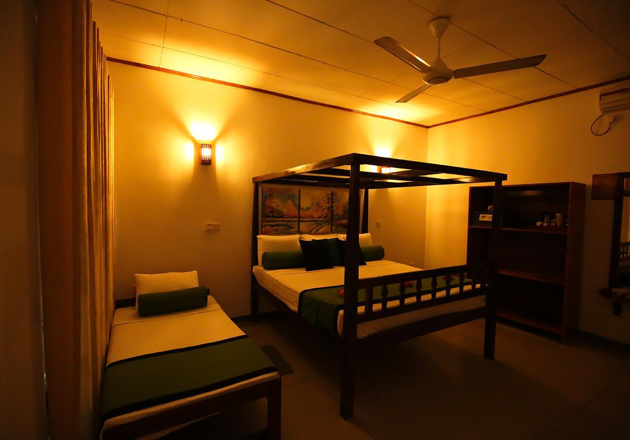 Celestial Inn Mirissa Dış mekan fotoğraf