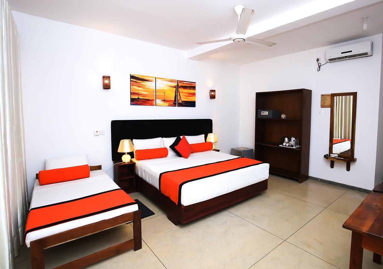 Celestial Inn Mirissa Dış mekan fotoğraf