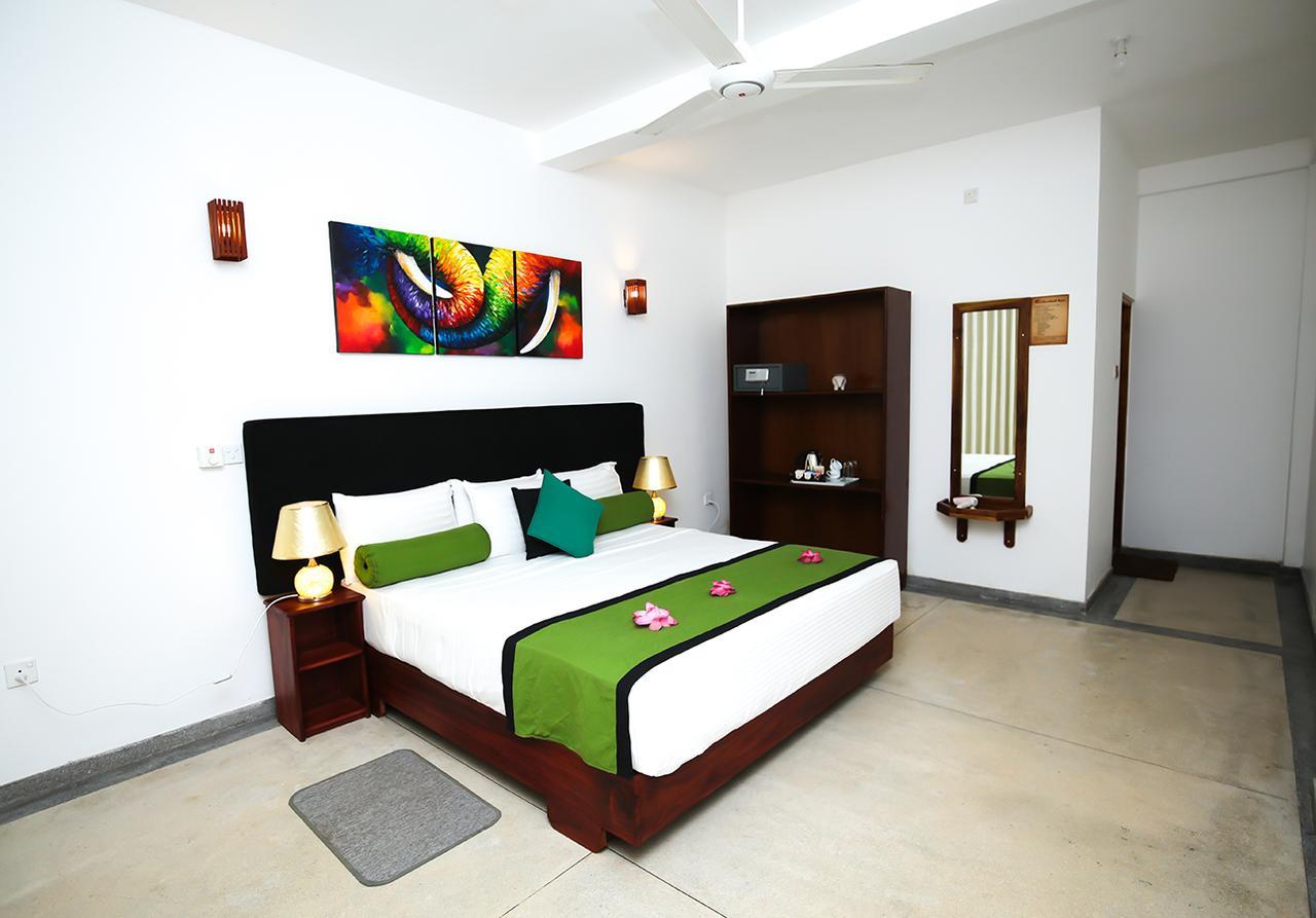 Celestial Inn Mirissa Dış mekan fotoğraf